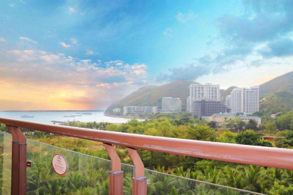 Sanya Shanghai Huating Boutique Resort Hotel Bagian luar foto